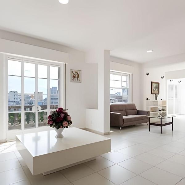 BHaus Family Republica - Grand Penthouse 3 quartos com Varanda e Vista Incrível do Centro de São Paulo - 13o andar - Em frente a Praça da Republica e ao Metrô