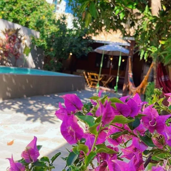 Casa Flor 3/4 - a 3 ruas da Praia/Orla de Atalaia, hótel í Aracaju