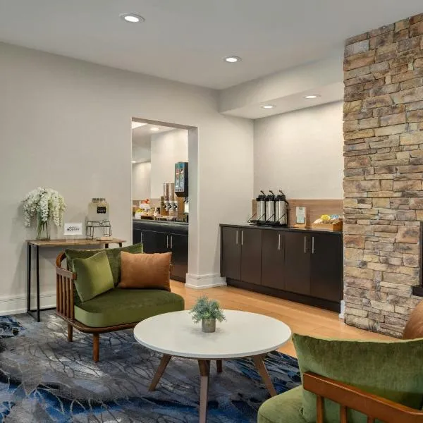Fairfield Inn & Suites Savannah I-95 South, хотел в Савана