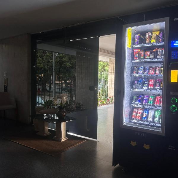 Apartamento até 8 hóspedes - uma quadra do Metrô, Ar condicionado, Wi-fi 50mps e Portaria 24h - Foto 3