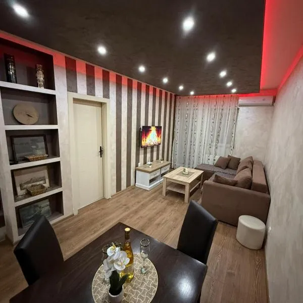 Perisic Lux Apartman Obrenovac, sa parkingom，Obrenovac的飯店