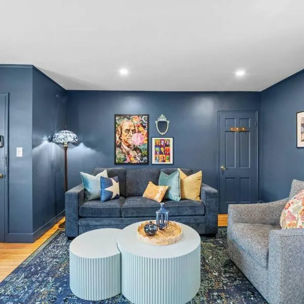 1BR on SALEM Common w/ Parking l Walk to Town, hotelli kohteessa Salem