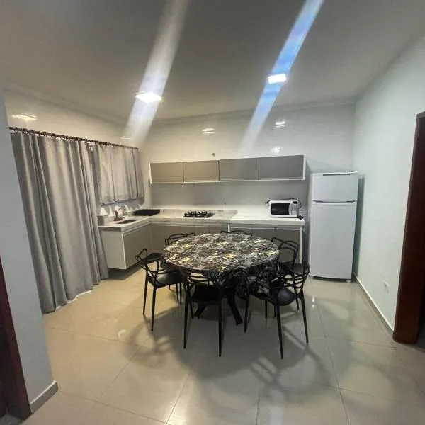 Apartamento aconchegante em frente à praia., hotel in Ubatuba