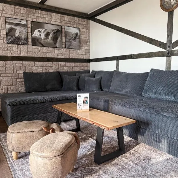 FeWo Ottobeurens Schmuckstück Gemütlich-Stylische Wohnung - ACHAT, hotelli kohteessa Ottobeuren