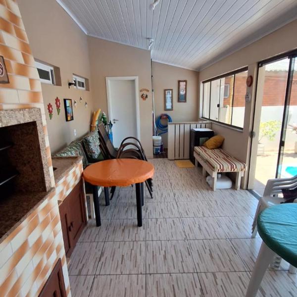 Casa com varanda e piscina - Foto 5