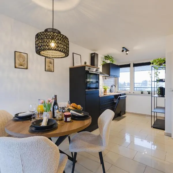 Moderne 2-Zimmer Wohnung - kostenloser Parkplatz، فندق في راشتات