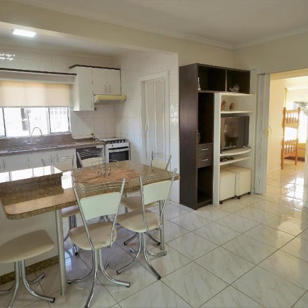 Apartamento do Sol - conforto, 2 quartos, 300m da praia centro de Bombinhas - Foto 4
