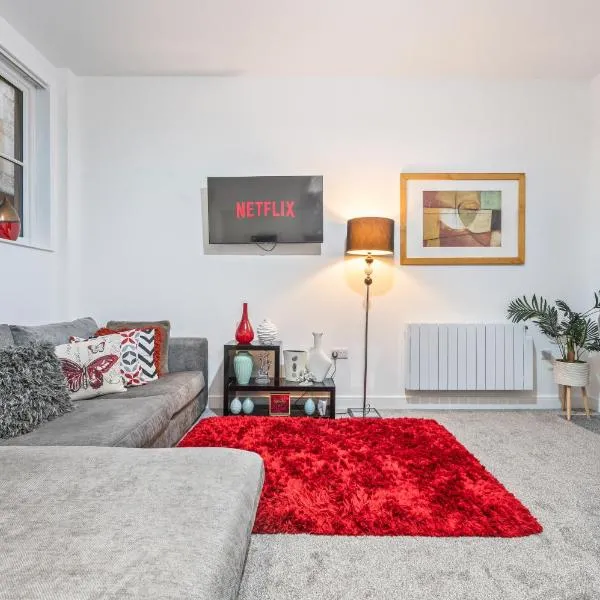 Pleasant and snuggly modern 2-floored town centre apartment, hotel u gradu Hal