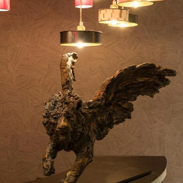 Hôtel Le Griffon d'Or, hotel v mestu Bourg-en-Bresse