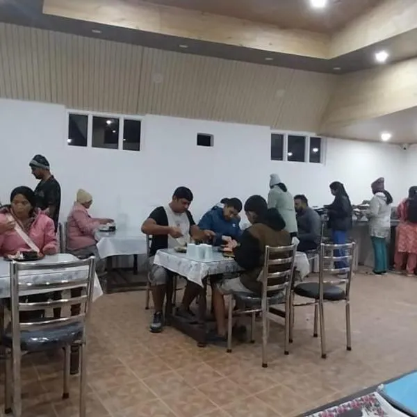 Green Resort, hotel en Rājbāgh