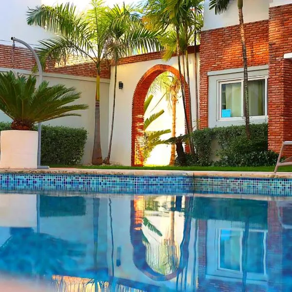 PASSION DEL CARIBE - CORAL VILLAGE 1 - modern and fully equipped apartments & suites in residence with pool and 24 hour security, close the beach, shops, bars, restaurants & entertainment, khách sạn ở Punta Cana