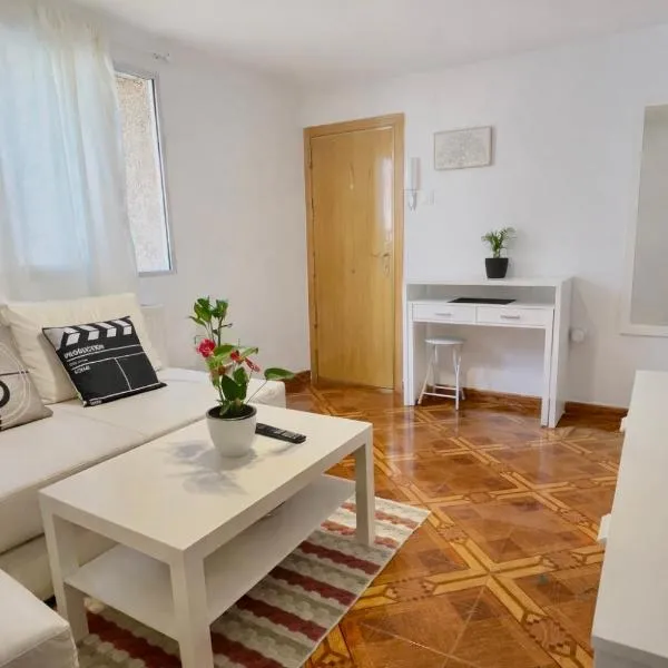 Habitación Privada en piso compartido Madrid, céntrico Metro a 3 min, khách sạn ở Madrid