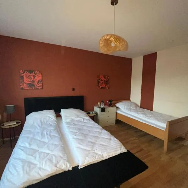 Ferienwohnung Fatlume No 3, hotel en Bad Honnef am Rhein