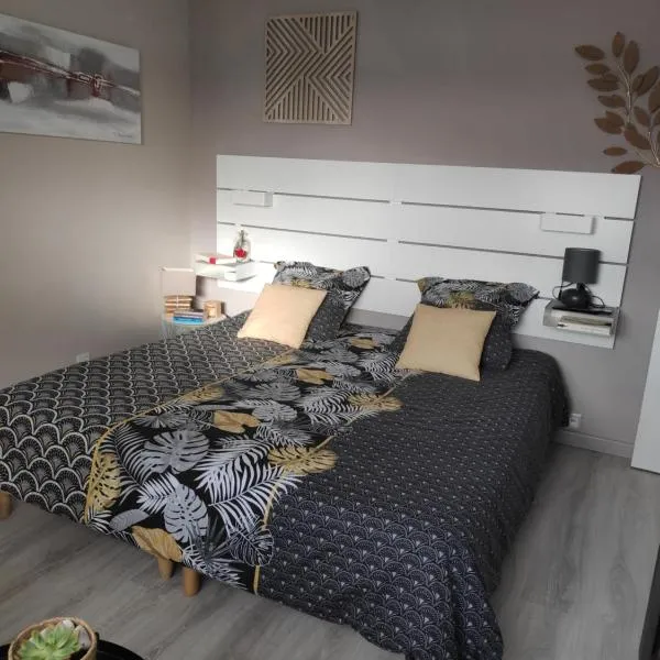 Kastell-Mor 2 chambres au calme vue jardin - proche Roscoff, hotel in Santec