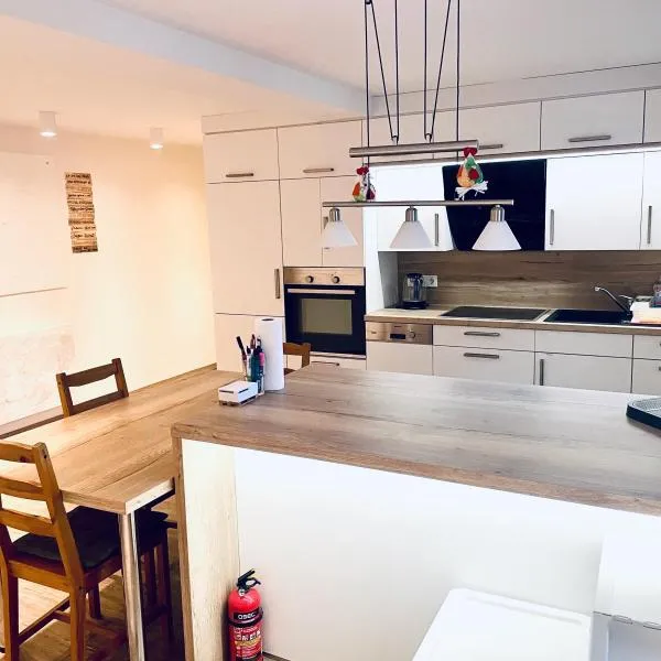 OM Moderne Wohnung, WLAN, Küche, Bad in Stadtilm, hotel em Stadtilm
