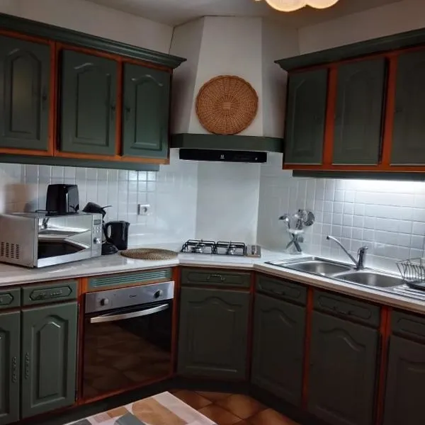 Cheminée, jardin et tranquillité assurée, Hotel in Verdalle