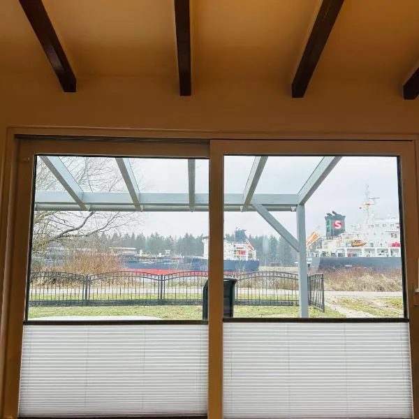 Das Weichenhaus direkt am Nord-Ostsee-Kanal, hotel a Breiholz