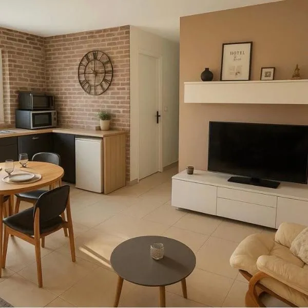 Appartement lumineux 45 m2 avec parking proche gare et centre de Reims, khách sạn ở Reims