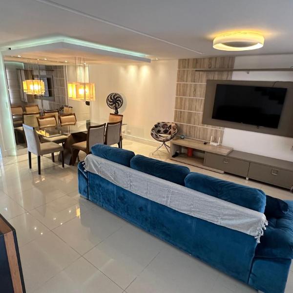 Casa com piscina, Até 8 pessoas, Garagem para 3 Carros