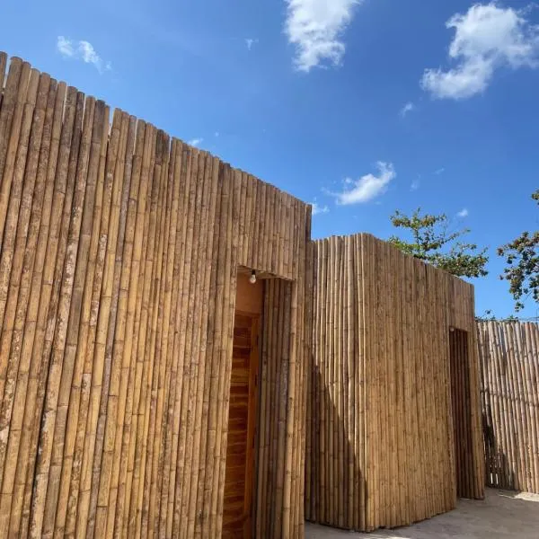 Homey Bamboo Lanta, hotel in Ban Ai Dao