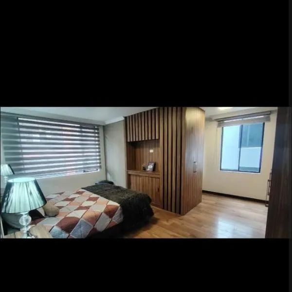 Suite moderna y confortable al lado del Hotel Finlandia, готель у Кіто