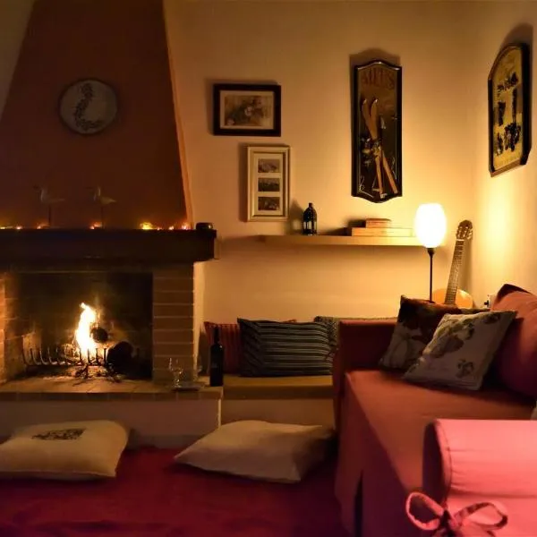 Holiday Cottage, hotel a Lílaia