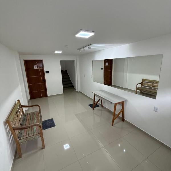 RM Hospedagem, apartamentos Completos - Cabo Frio Ar+Wi-Fi oferecendo conforto e segurança em Cabo Frio.
