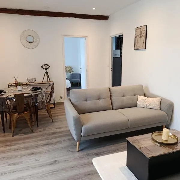Le Trèfle Doré T2, wifi, private parking space, fêtes interdites, hótel í Clermont-Ferrand
