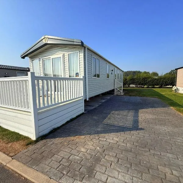 Parkside Retreats, hotel in Kirby Misperton