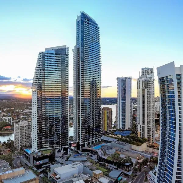 Circle on Cavill Apartments - Hosted by Wow Stay, hotel v Gold Coast