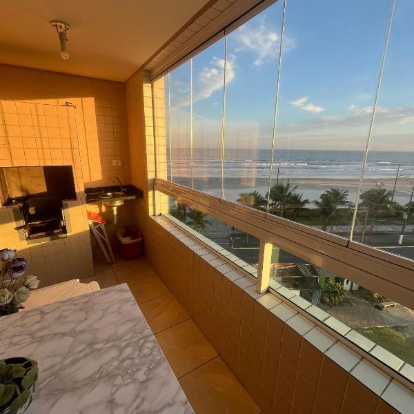 Vista Mar, 1 Dorm, Sacada Gourmet com churrasqueira, wi fi ,garagem, 6 hospedes, enfrente ao Mar