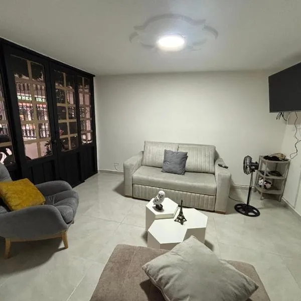 Hermosa casa de 2 plantas en Villavicencio - Meta, готель у місті Вільявісенсіо