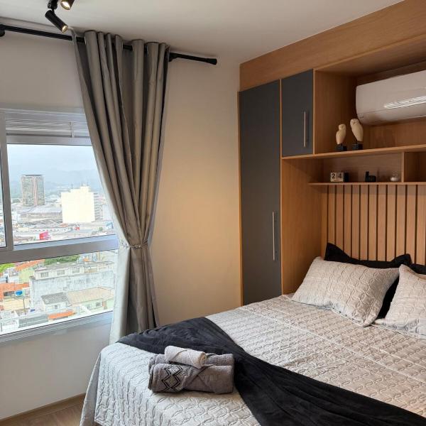 Studio 63 novo, luxuoso e completo com ar condicionado e cama Queen Size - Centro Mogi - Até 4 Pessoas - Foto 2