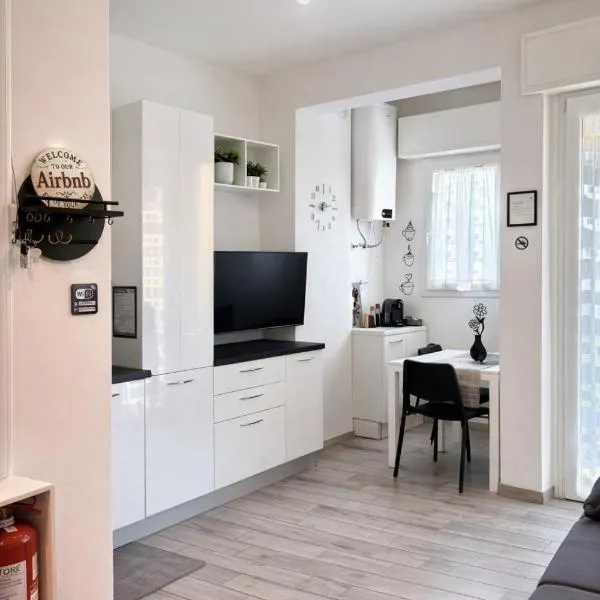 Milano31 - Bilocale moderno vicino Milano, hotel en Cesano Boscone