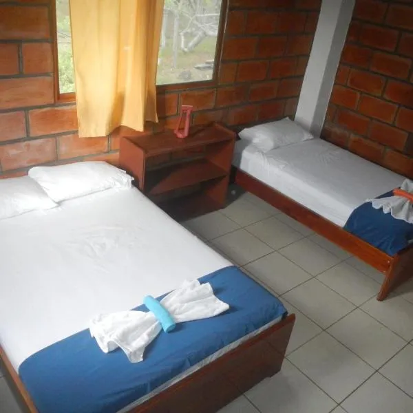 Black Beach House, hotel v destinaci Floreana