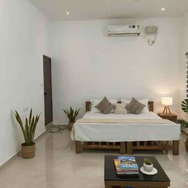 St Andrews Coastal Retreat - Peaceful Stay in Trivandrum, hotel in Vettutura