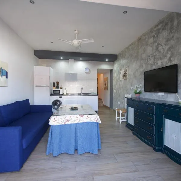 Apartamentos Turisticos Ilusiones 2, hotel a Cazalla de la Sierra