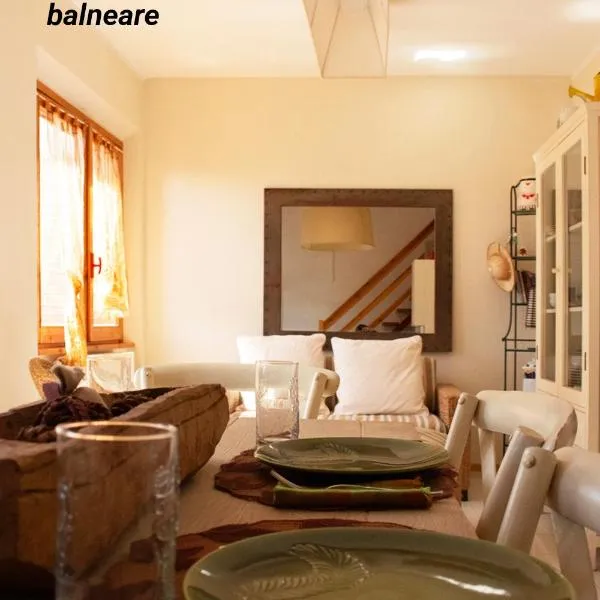 La villetta fonte antica "parcheggio privato" incluso ombrellone e 2 lettini nello stabilimento balneare – hotel w mieście Numana