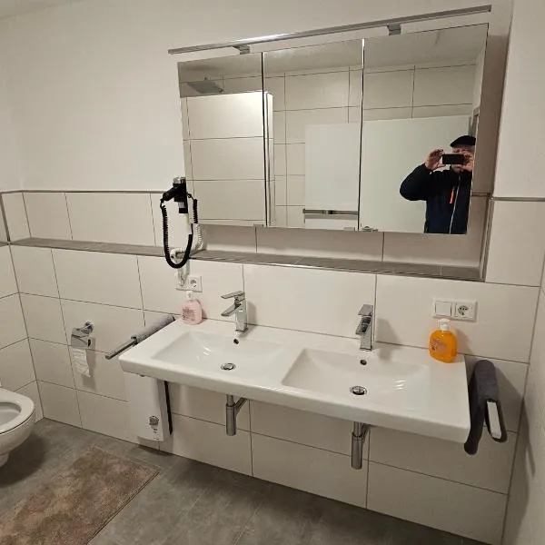 Torwirt Apartments，哈里登的飯店