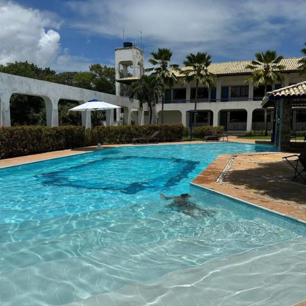 Flat com Piscina Guarajuba 2 Quartos 100m da Praia