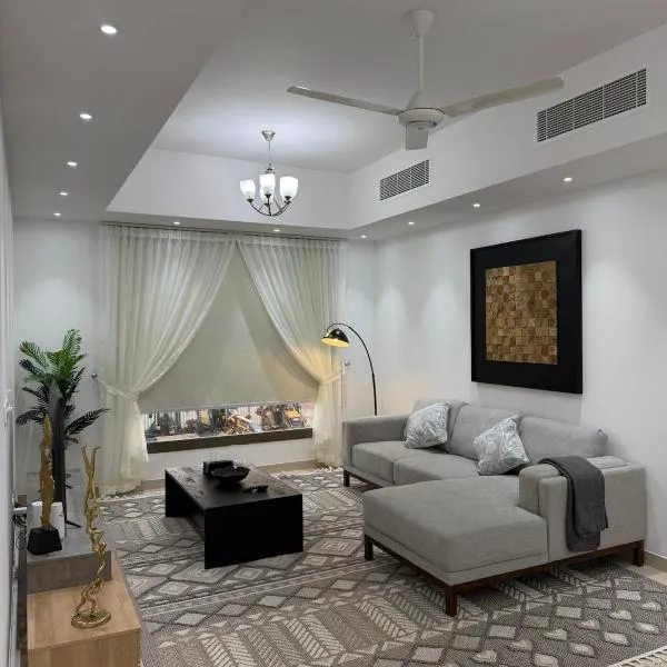 Modern & Luxury Apartment in Al Muzn Residence Air Port, ξενοδοχείο στο Μουσκάτ