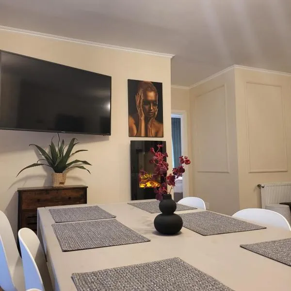 Davids place 2, хотел в Флорещ