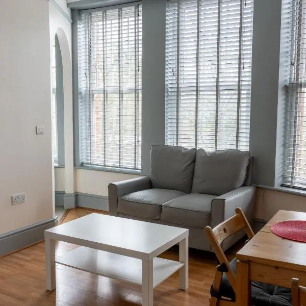 Studio apartment next to Highgate tube station, ξενοδοχείο στο Λονδίνο