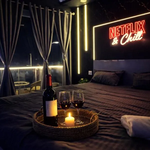 Perfect for Netflix & chill in Homzy FEEL AT HOME, hotel en Ghaziabad