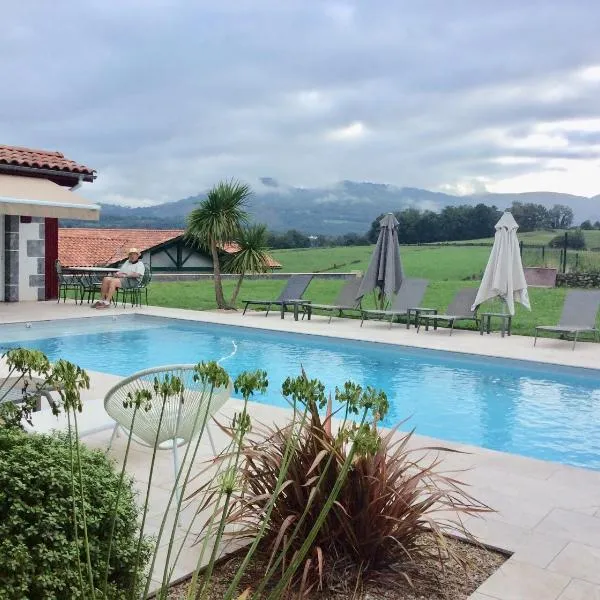 Hotel Restaurant Pecoitz, Hotel in Saint-Jean-Pied-de-Port