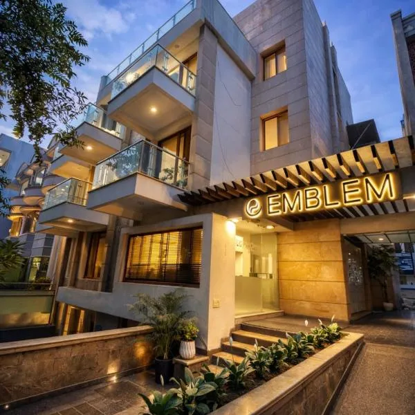 EMBLEM - Arjun Marg, Golf Course road Gurgaon, hotel sa Gurgaon
