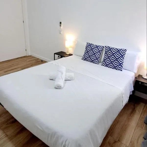 AYZ Joaquín Pol - Auto check-in property, hotel en Madrid