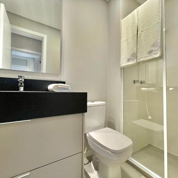 Excelente localização e acomodação, apartamento novo, próximo ao mar - Foto 3