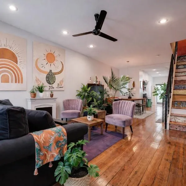 Artsy Hidden Gem --- FREE PARKING, hotel a Philadelphia