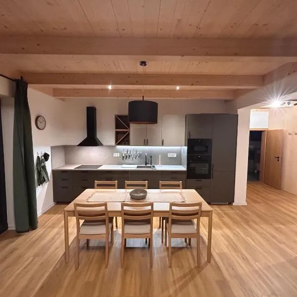Apartmánový dom DK Ateliér, hotel in Dolný Kubín
